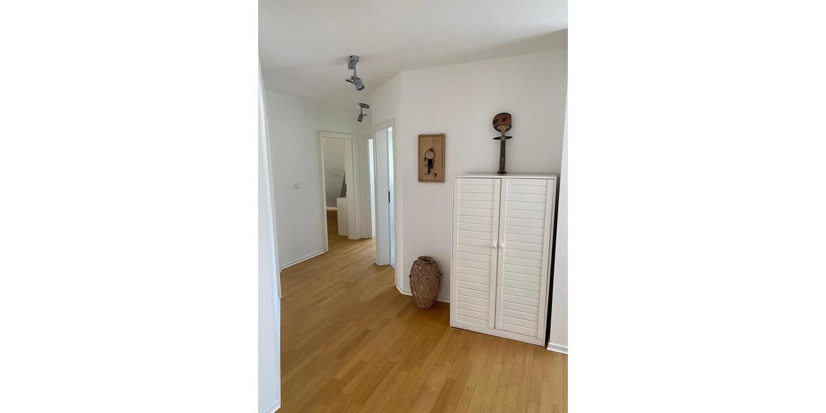 Dachgeschoßwohnung Dreieich - 3 Zimmer, 110 m&sup2;, 1.290&euro; | Angebot:26198781