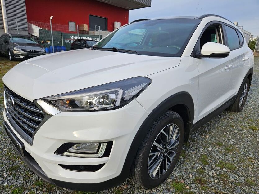 Hyundai TUCSON 90.000 km 17.900 € Kelkheim 65779