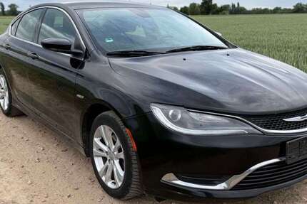Chrysler 200