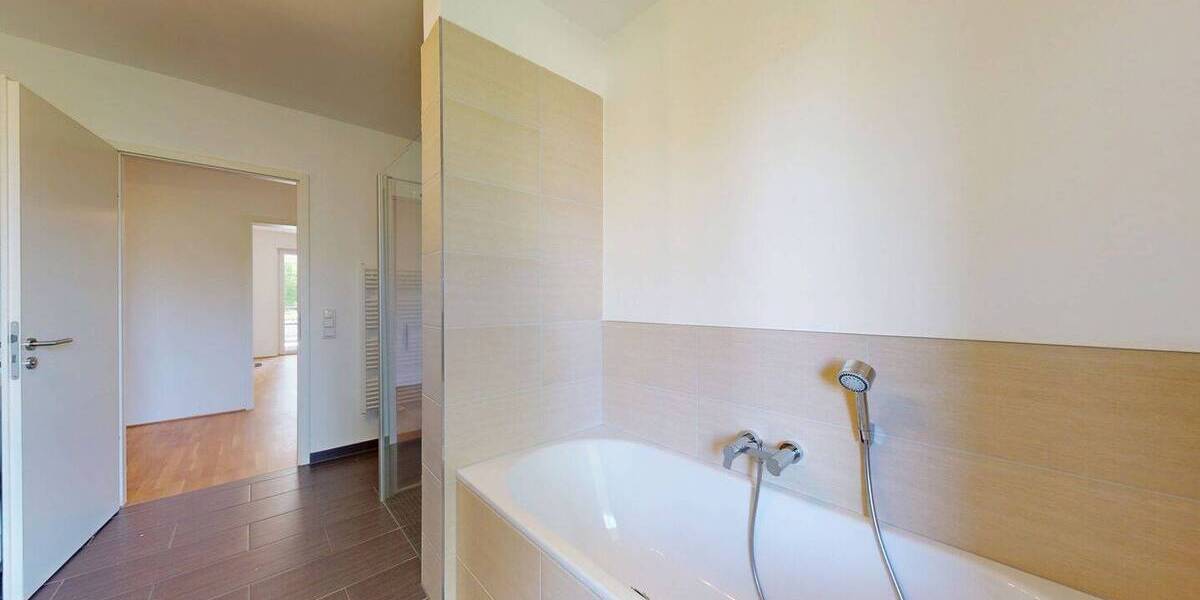 Neuwertige Fünf-Zimmer-Etagenwohnung mit Top-Ausstattung - barrierefrei 5 zimmer