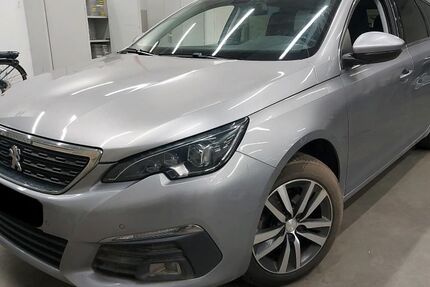 Peugeot 308 181.000 km 7.735 &euro; Kelkheim 65779