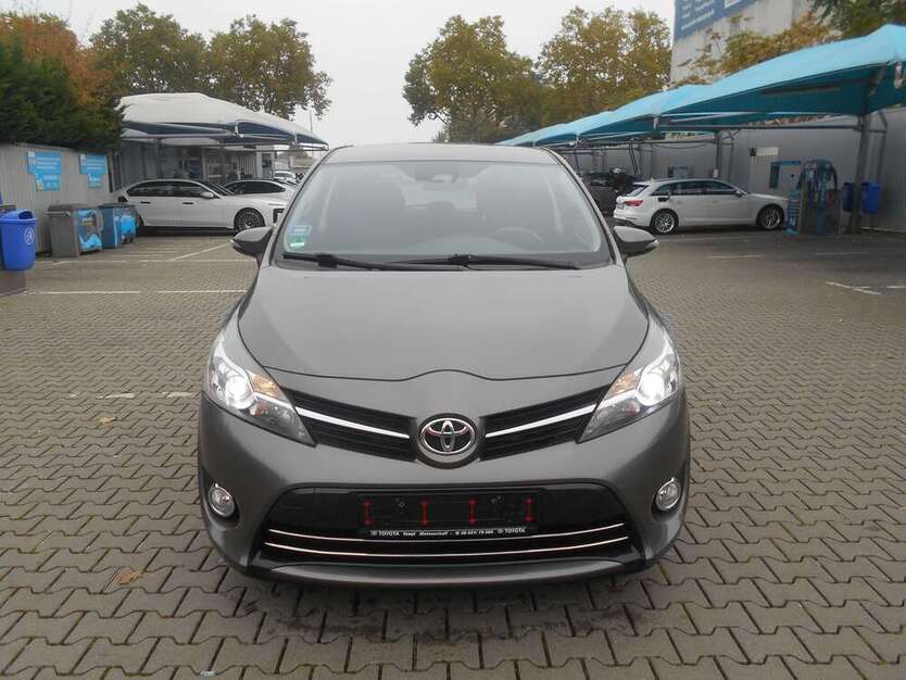 Toyota Verso 248.000 km 6.399 € Darmstadt 64293