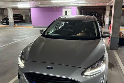 Ford Focus 70.000 km 17.650 € Kelsterbach 65451
