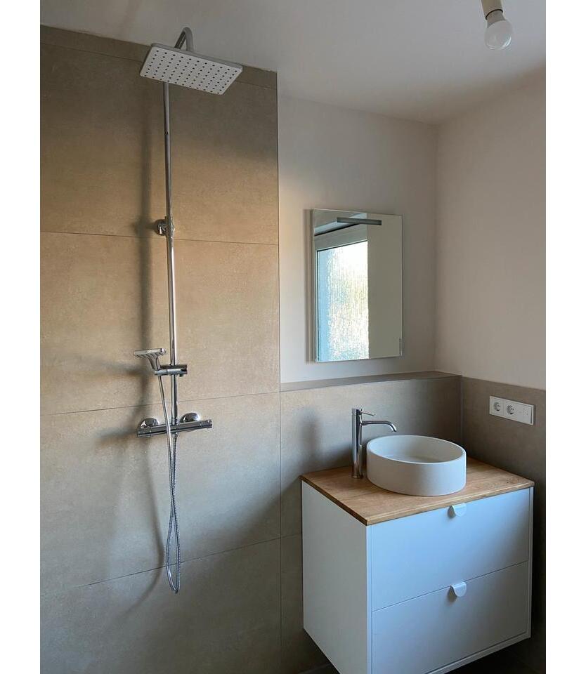 Helle, frisch sanierte 2- Zimmerwohnung
