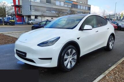 Tesla Model Y 11.676 km 40.700 € Hanau 63457