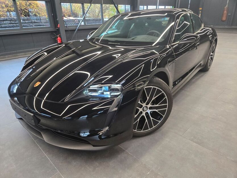 Porsche Taycan 2.500 km 79.611 € Kelsterbach 65451