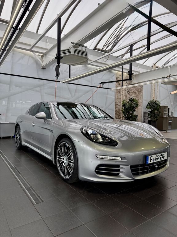 Porsche Panamera 110.000 km 45.000 € Frankfurt am Main 60316