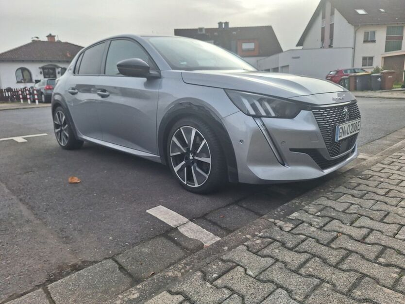 Peugeot 208 62.000 km 15.100 € Langenselbold 63505