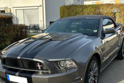 Ford Mustang 97.000 km 13.500 € Sossenheim 65936