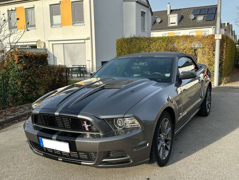 Ford Mustang 97.000 km 13.500 € Sossenheim 65936