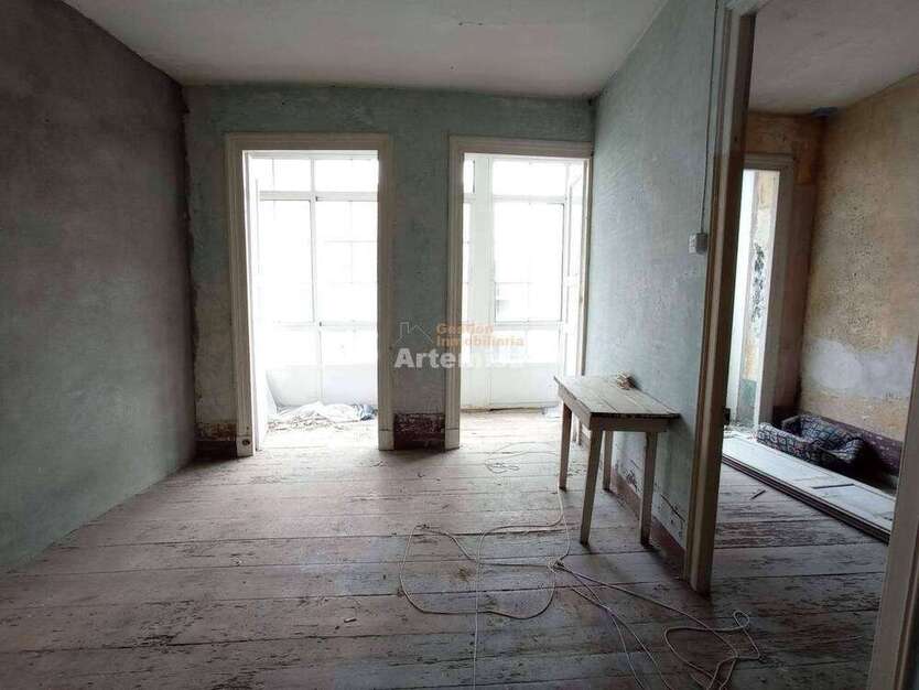 Haus zum Kaufen in Ferrol 150.000 € 530 m²