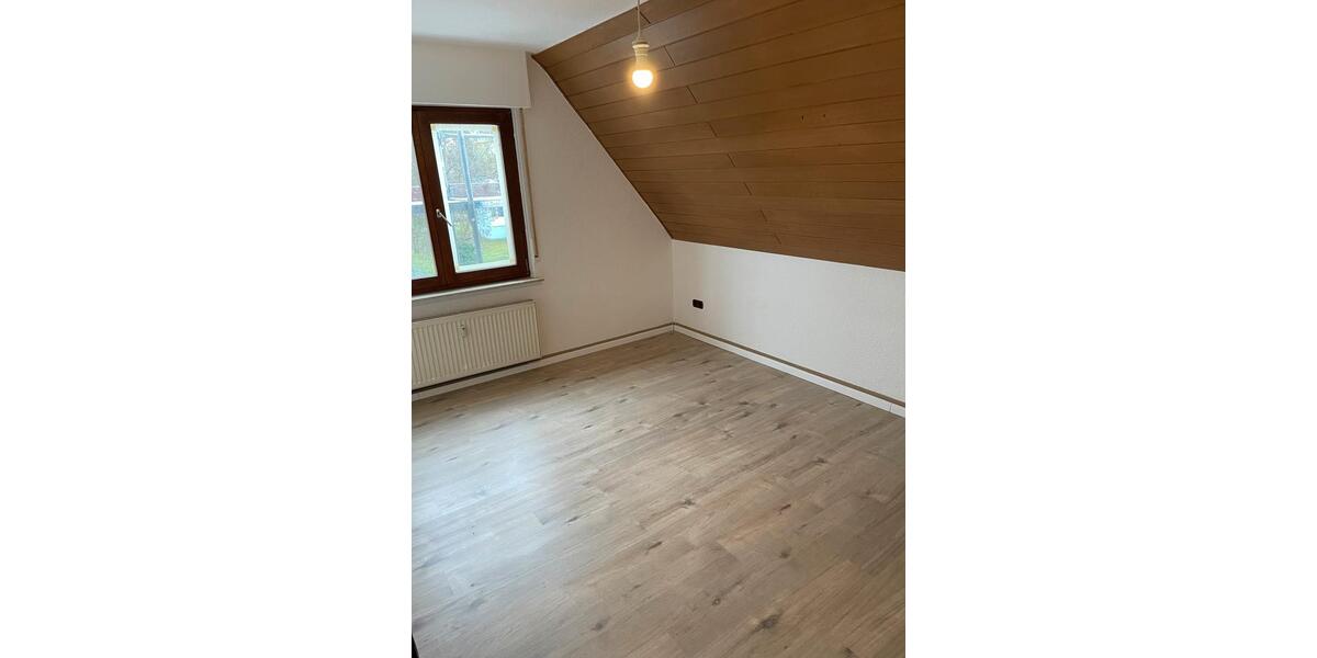 4 ZKB DW ab sofort in HU-Großauheim zu vermieten! 4 zimmer