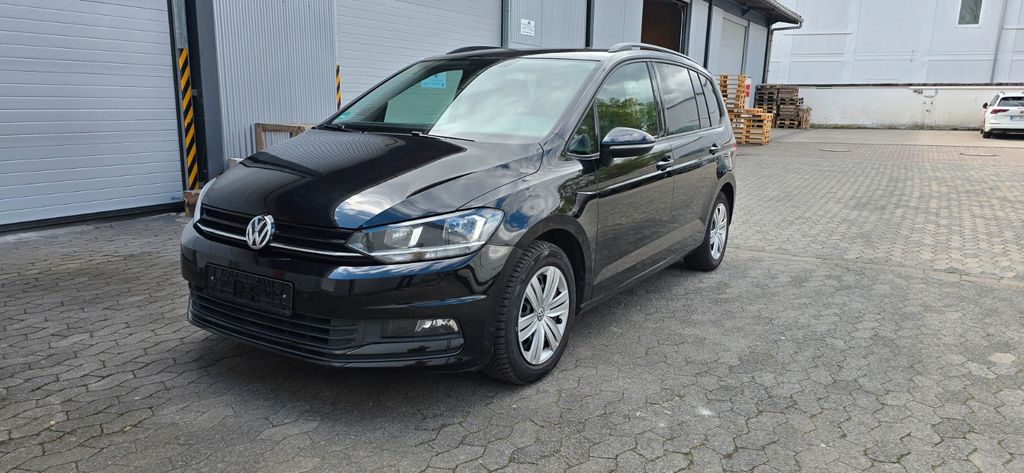 VW Touran 285.573 km 8.996 &euro; Darmstadt 64293