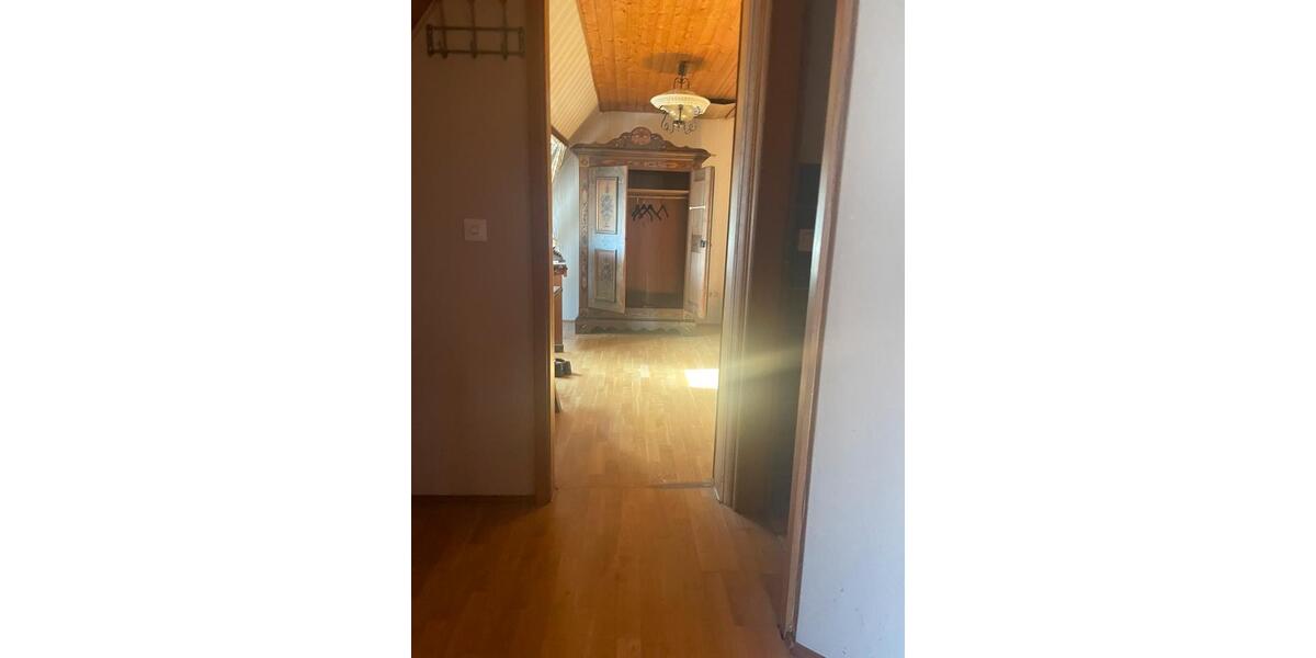 Doppelhaushälfte Frankfurt am Main Bonames - 8 Zimmer, 170 m&sup2;, 610.000&euro; | Angebot:26050197