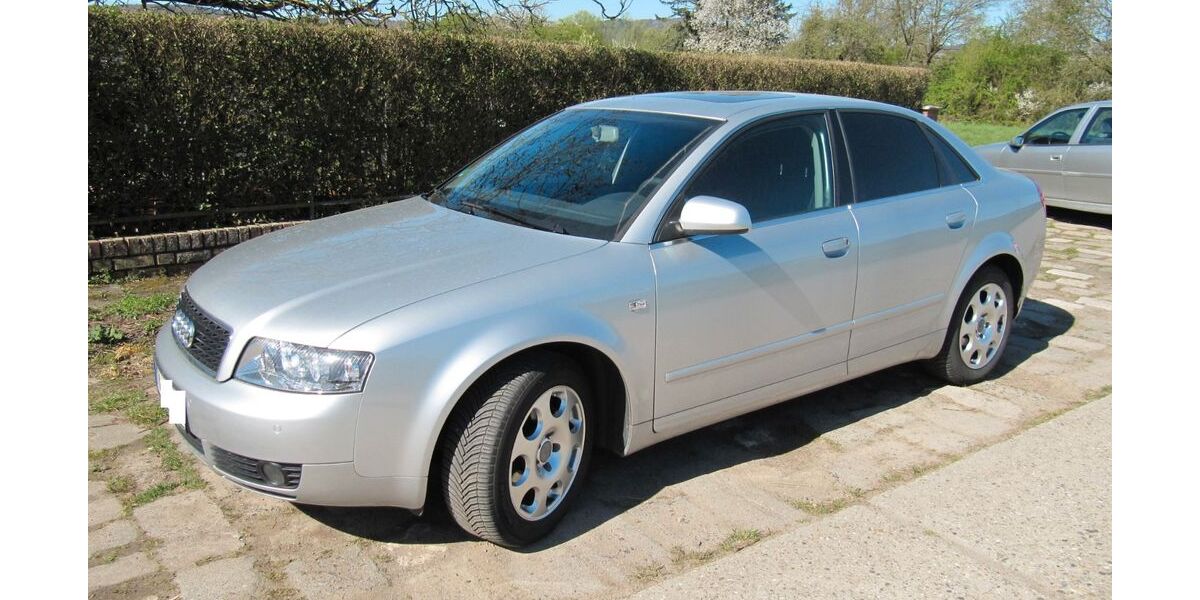 Audi A4 71.100 km 5.990 &euro; Schwalbach 65824