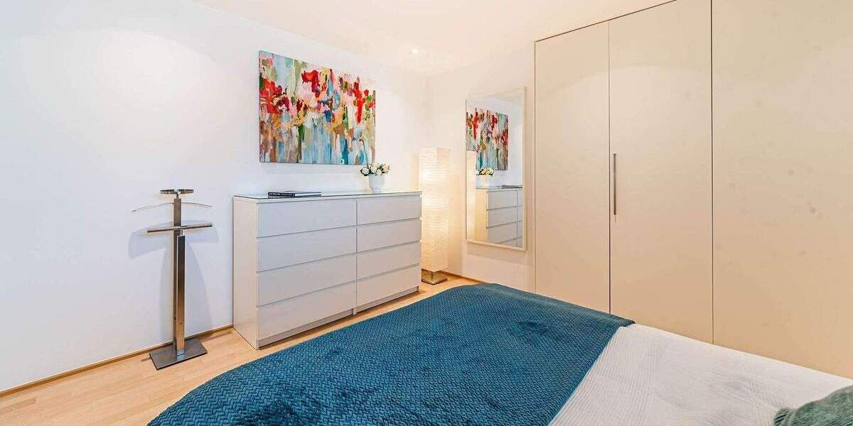 Etagenwohnung Frankfurt am Main Bahnhofsviertel - 2 Zimmer, 65 m&sup2;, 2.340&euro; | Angebot:25661899