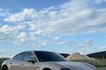 Porsche Taycan 65.110 km 69.990 &euro; Glashütten 61479