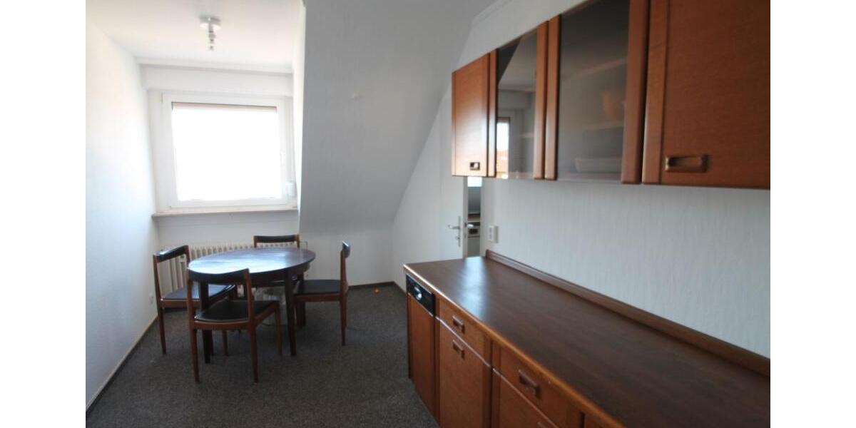 Dachgeschoßwohnung Frankfurt am Main West - 3.5 Zimmer, 92 m&sup2;, 1.100&euro; | Angebot:26196702