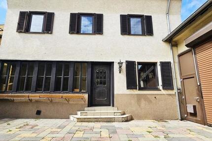 Wohnen und Arbeiten in einem Haus zimmer