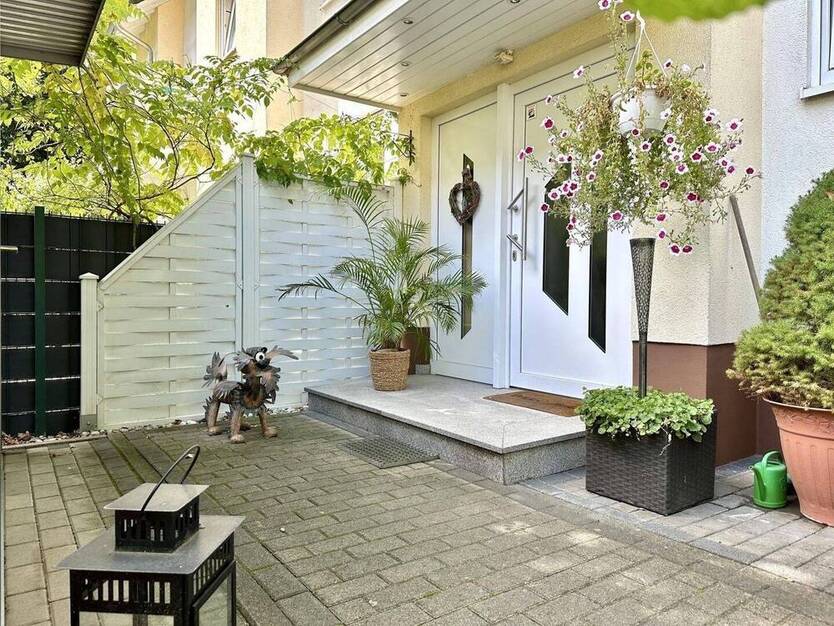 Einziehen und wohlfühlen! - 2 Familienhaus inkl. Garage - gesuchte Wohnlage 6 zimmer