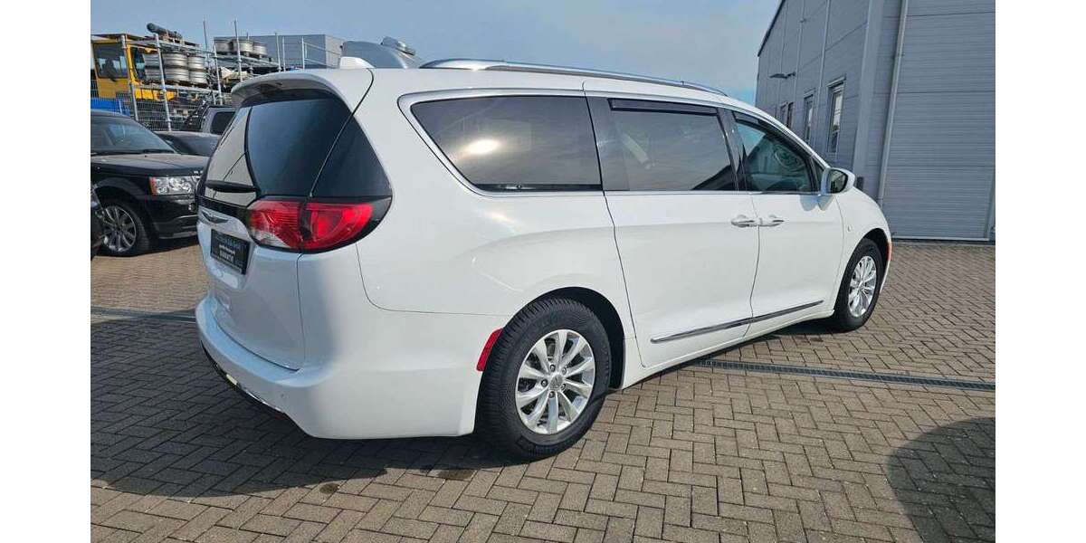 Chrysler Pacifica 152.041 km 16.900 &euro; Erlensee 63526
