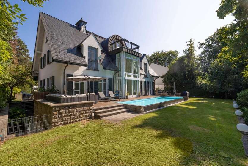 Haus zum Kaufen in Bad Homburg 5.400.000 € 359 m²