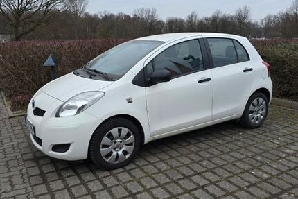 Toyota Yaris 61.992 km 6.900 &euro; Kleinostheim 63801