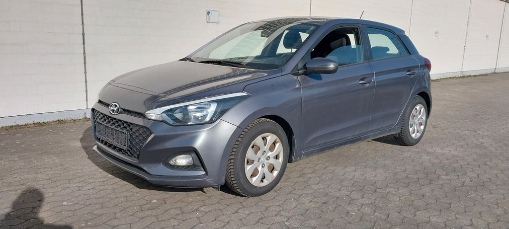 Hyundai i20 108.000 km 7.699 &euro; Kelkheim ( Taunus ) 65779