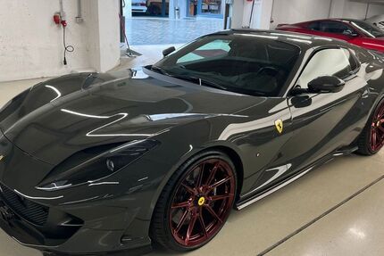 Ferrari 812 13.500 km 465.999 &euro; Frankfurt am Main 60326
