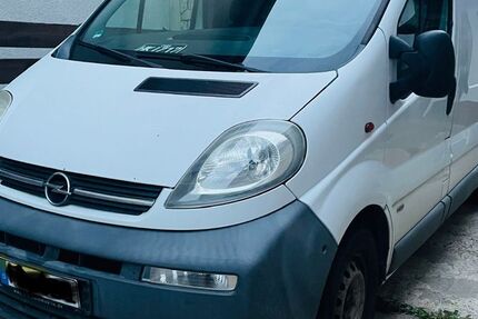 Opel Vivaro 351.000 km 2.999 € Frankfurt 60598