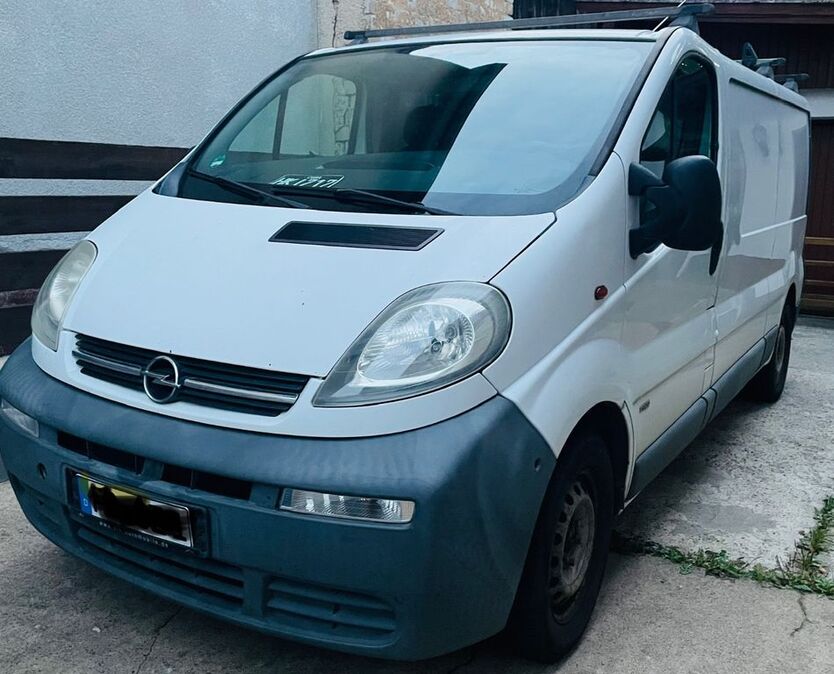 Opel Vivaro 351.000 km 2.999 € Frankfurt 60598