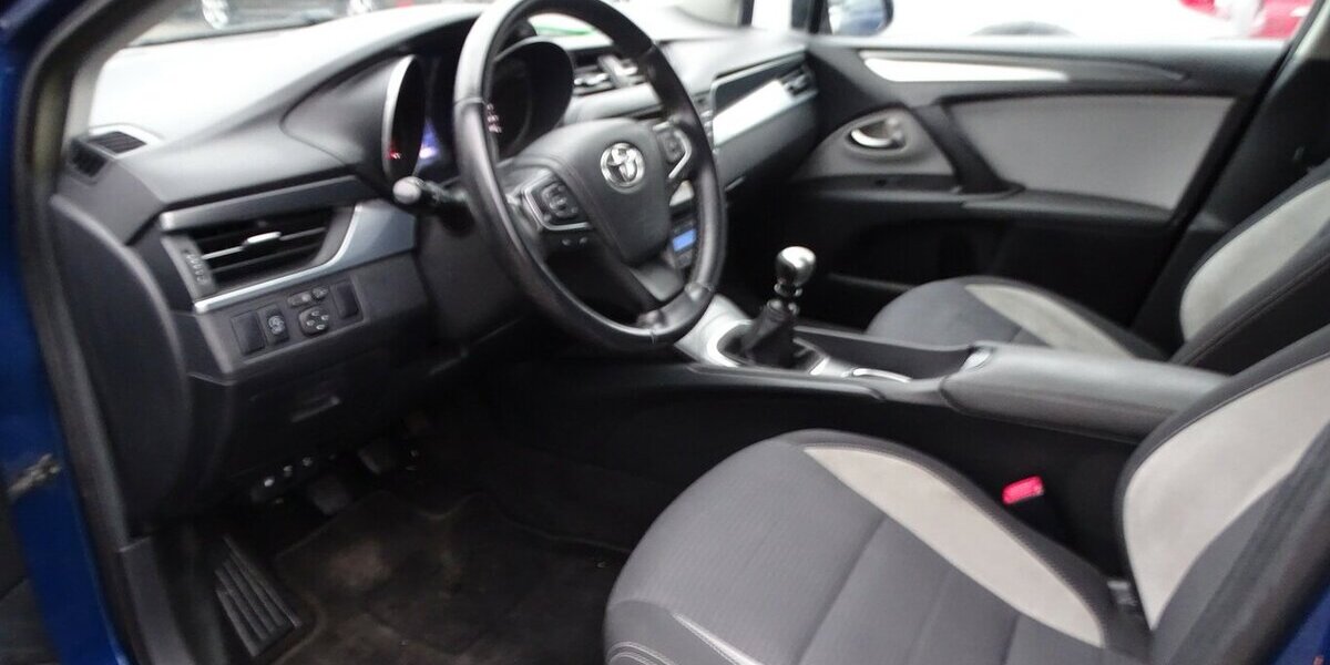 Toyota Avensis 2,0 D Klima, Navi 200.000 km 6.690 &euro; Rodgau 63110