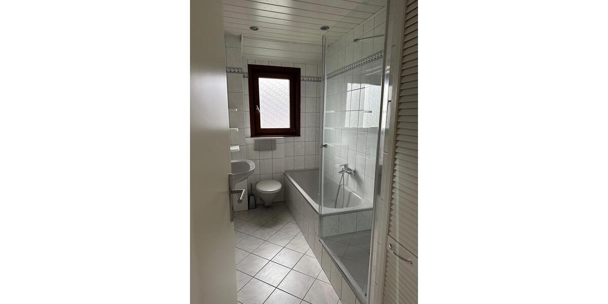 Etagenwohnung Bad Vilbel - 4 Zimmer, 81 m&sup2;, 1.030&euro; | Angebot:26562878