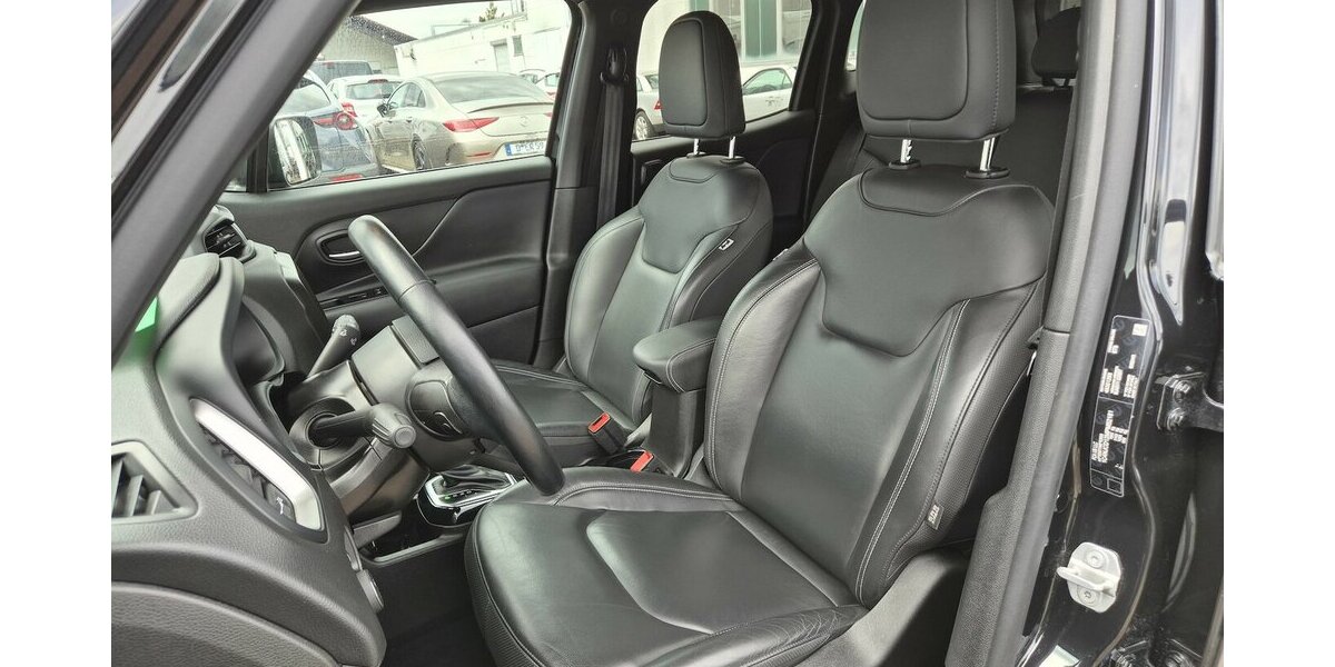 Hyundai i30 YES! Plus Navigation, Panoramadach, LED, Sport 89.202 km 12.890 &euro; Rodgau 63110