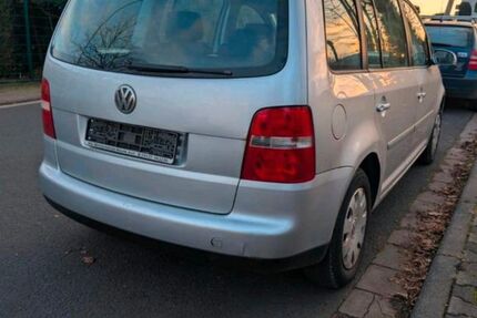VW Touran 237.000 km 1.350 &euro; Nidderau 61130