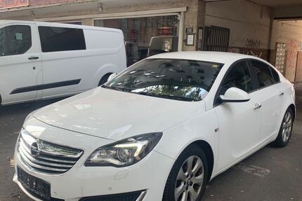 Opel Insignia 156.000 km 7.590 € Frankfurt am Main 60327