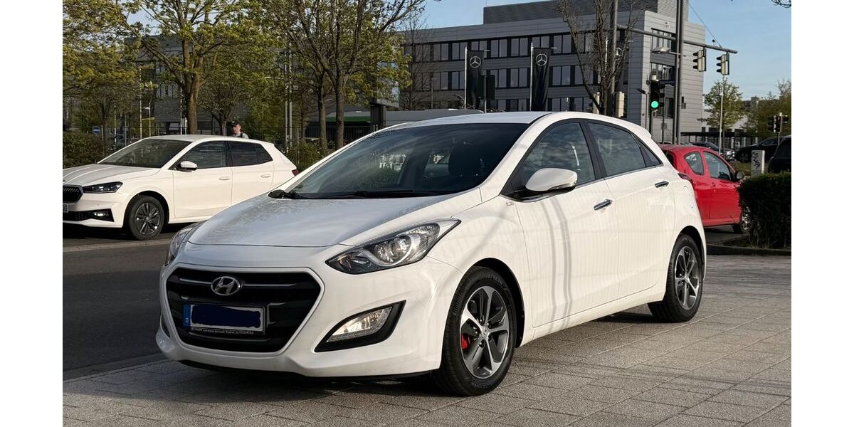 Hyundai i30 154.500 km 7.300 &euro; Offenbach 63067