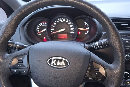 Kia Rio 163.271 km 2.999 € Frankfurt am Main 60598