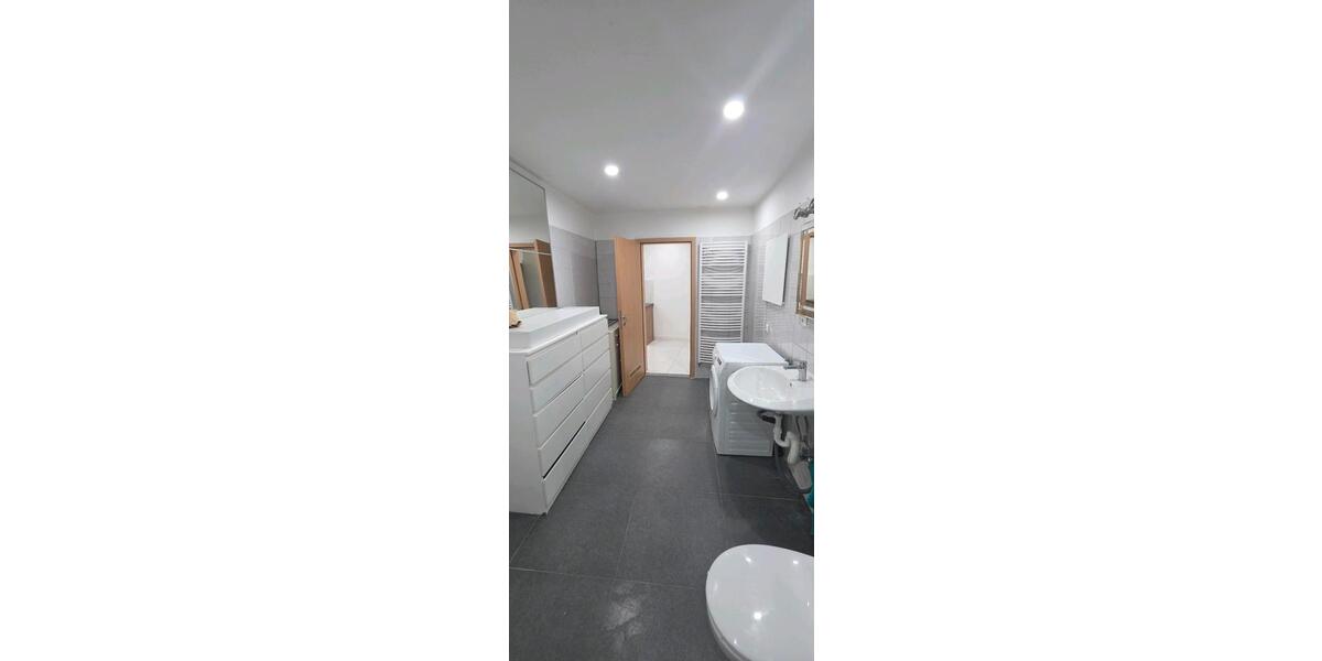 Dreizimmer Wohnung 750€ 3 zimmer