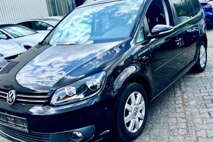 VW Touran 124.000 km 11.489 &euro; Flörsheim 65439