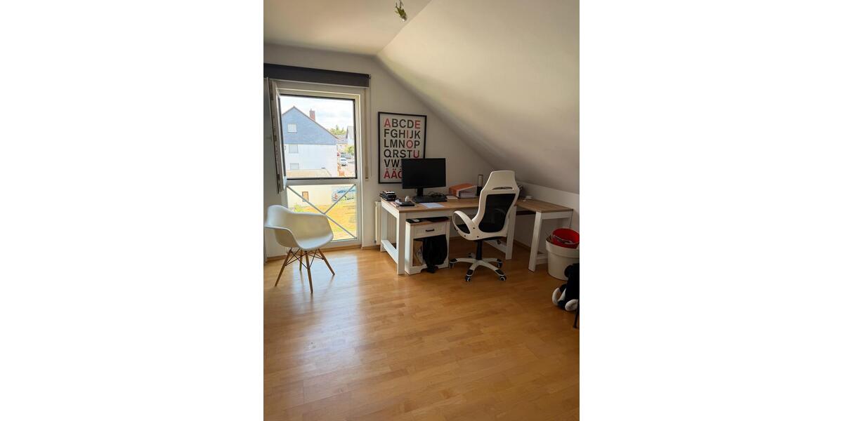 Dachgeschoßwohnung Rodenbach - 4 Zimmer, 95 m&sup2;, 297.000&euro; | Angebot:27262863