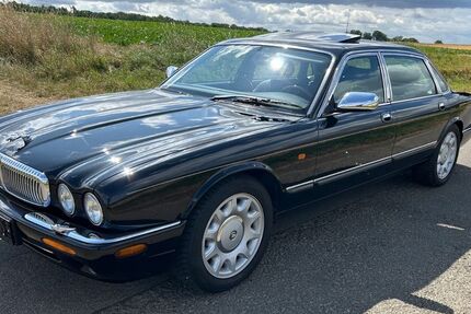 Jaguar Daimler 197.000 km 14.400 &euro; Bad Nauheim 61231