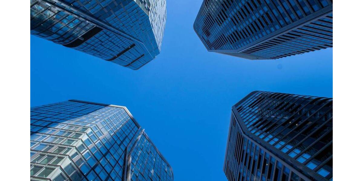 Etagenwohnung Frankfurt am Main Innenstadt - 2 Zimmer, 82 m&sup2;, 2.115&euro; | Angebot:26092972