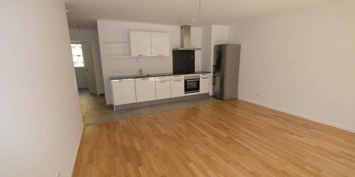 Etagenwohnung Frankfurt am Main Innenstadt - 2 Zimmer, 61 m&sup2;, 1.400&euro; | Angebot:26113075