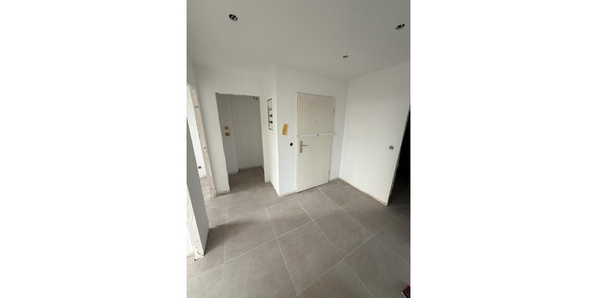 Erstbezug nach Sanierung: 3-Zi.-Wohnung mit Balkon in Steinbach 3 zimmer