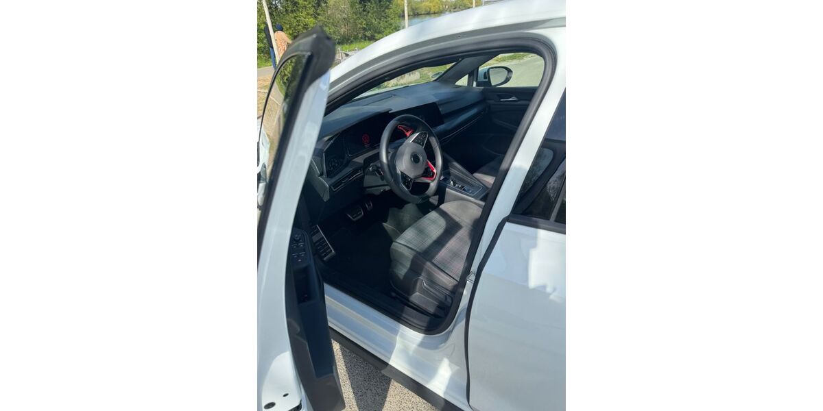 VW Golf 85.500 km 22.500 &euro; Nauheim 64569