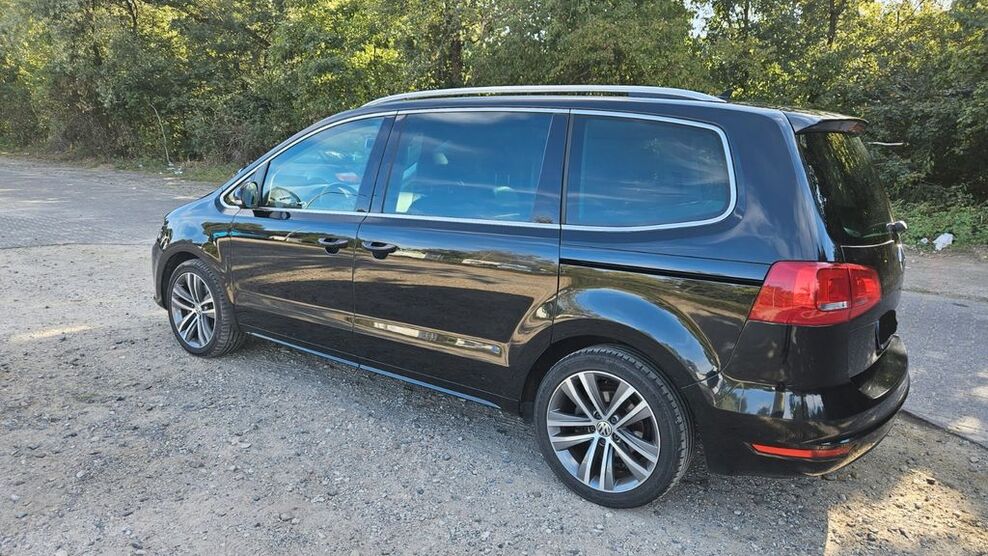 VW Sharan 167.200 km 14.200 € Frankfurt 60388