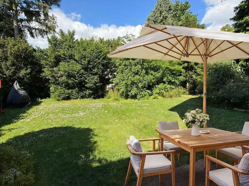 Haus zum Kaufen in Frankfurt am Main 1.390.000 € 256.8 m²