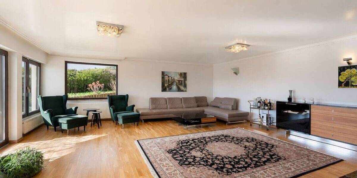 Einfamilienhaus Rosbach vor der Höhe Ober-Rosbach - 6 Zimmer, 255 m&sup2;, 1.190.000&euro; | Angebot:26128493