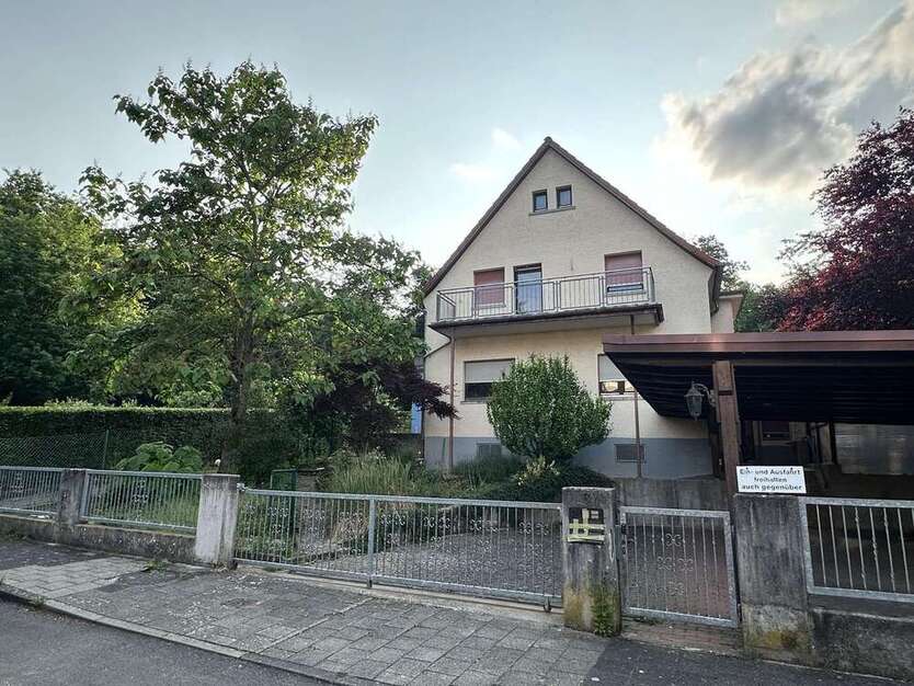 Haus zum Kaufen in Kelkheim 1.050.000 € 195 m² 9 zimmer